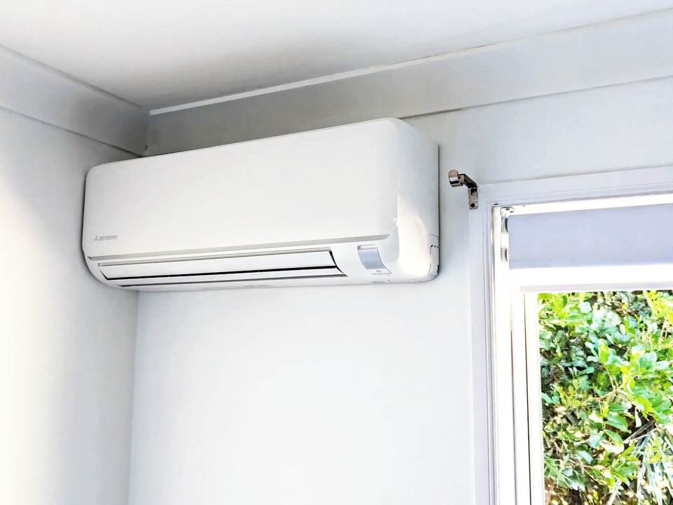 Mitsubishi Heavy Industries split system indoor unit installed in a bedroom